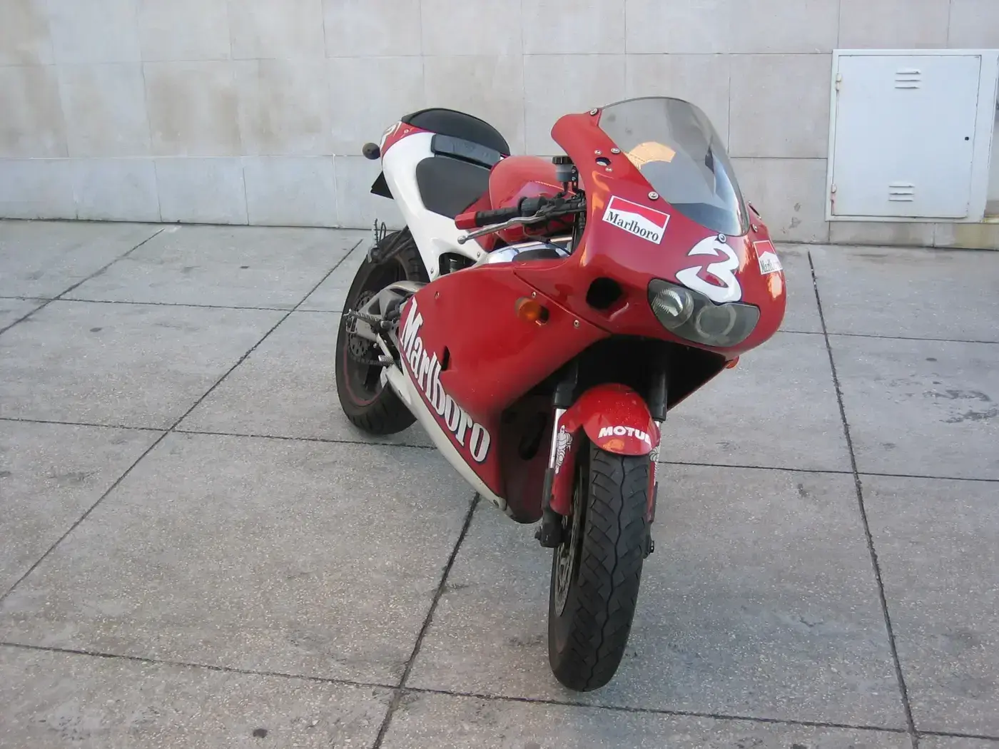 Aprilia RS, sportive — vue extérieure