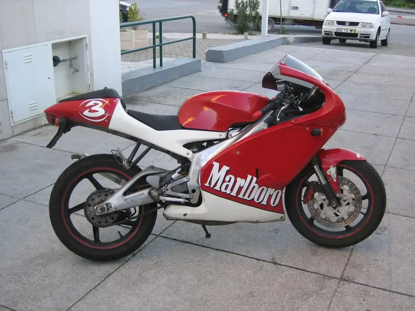 Aprilia RS, sportive — vue extérieure