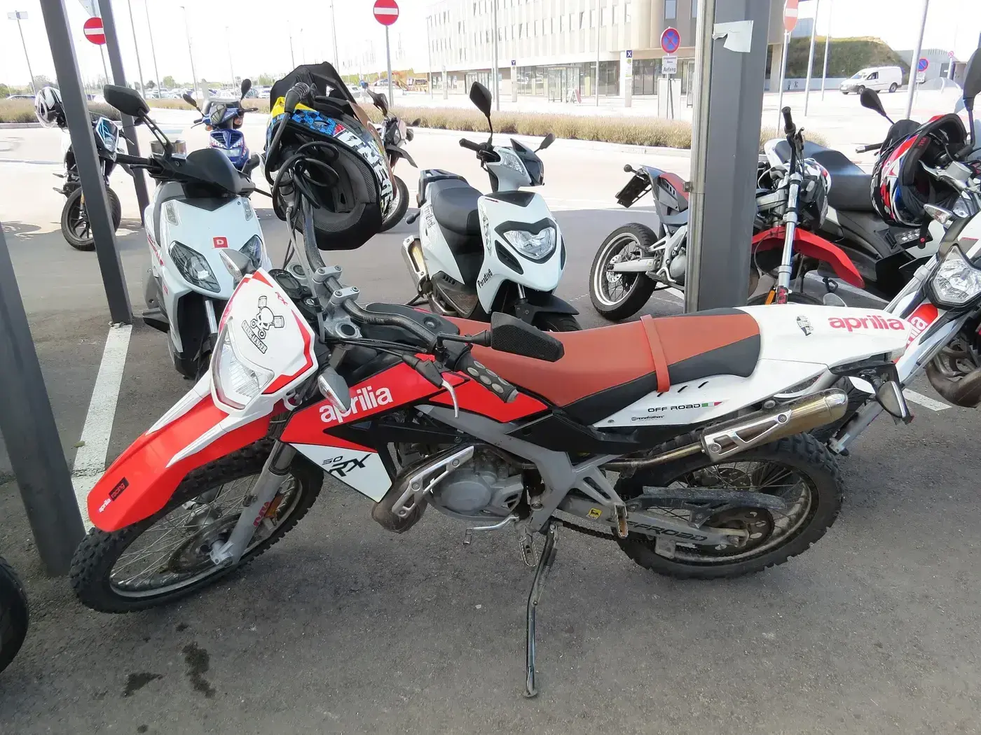 Aprilia RX, trail — vue extérieure