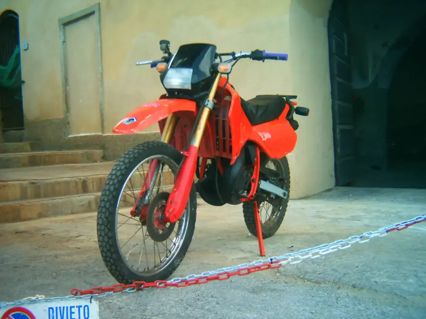 Aprilia RX, trail — vue extérieure
