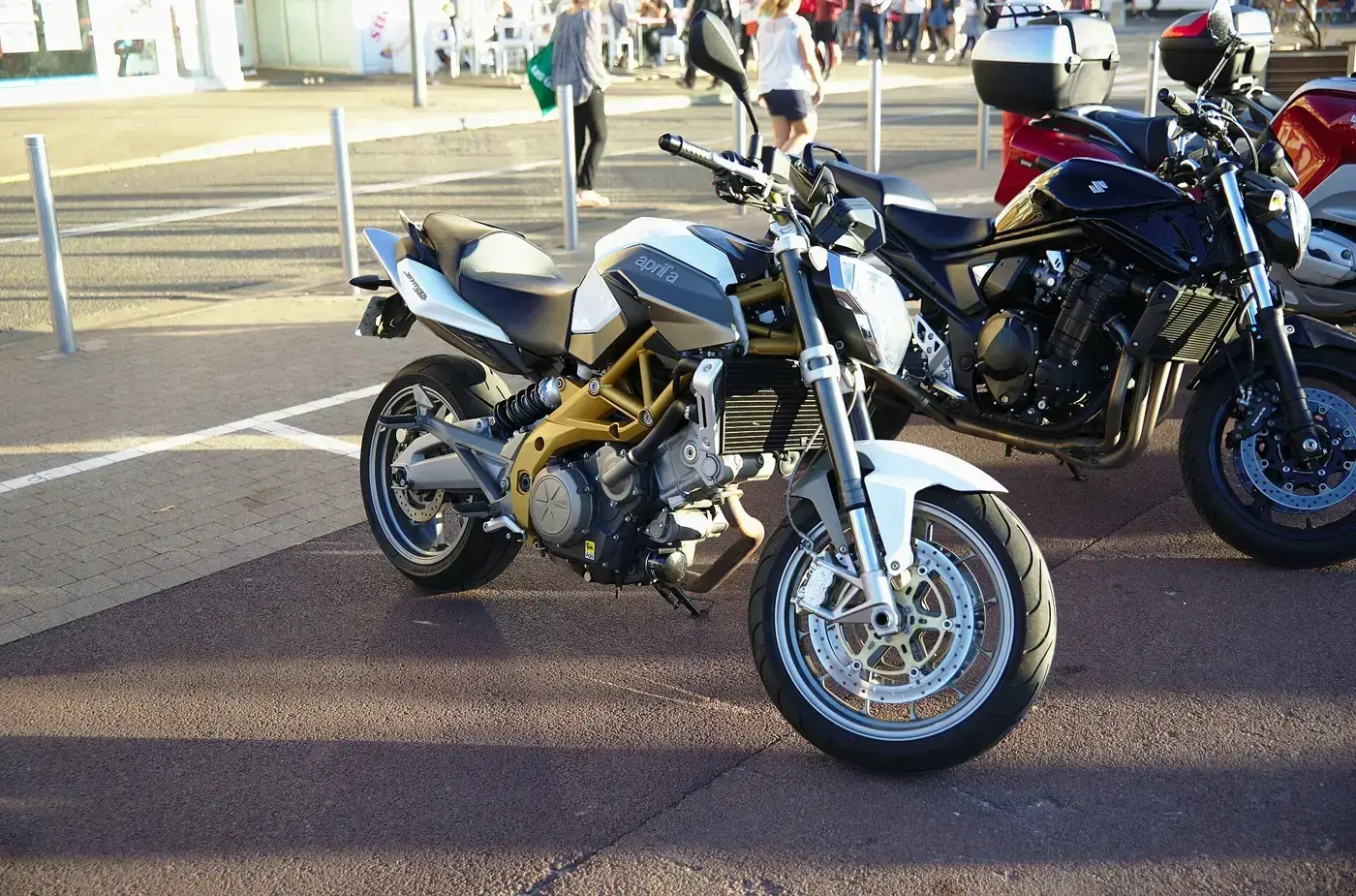 Aprilia Shiver, trail — vue extérieure