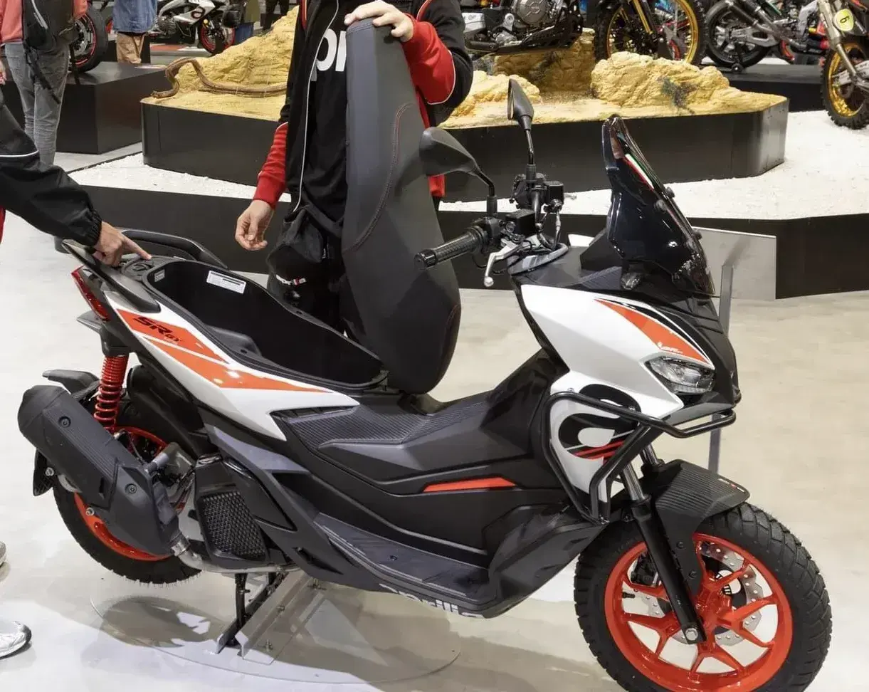 Aprilia SR, scooter — vue extérieure