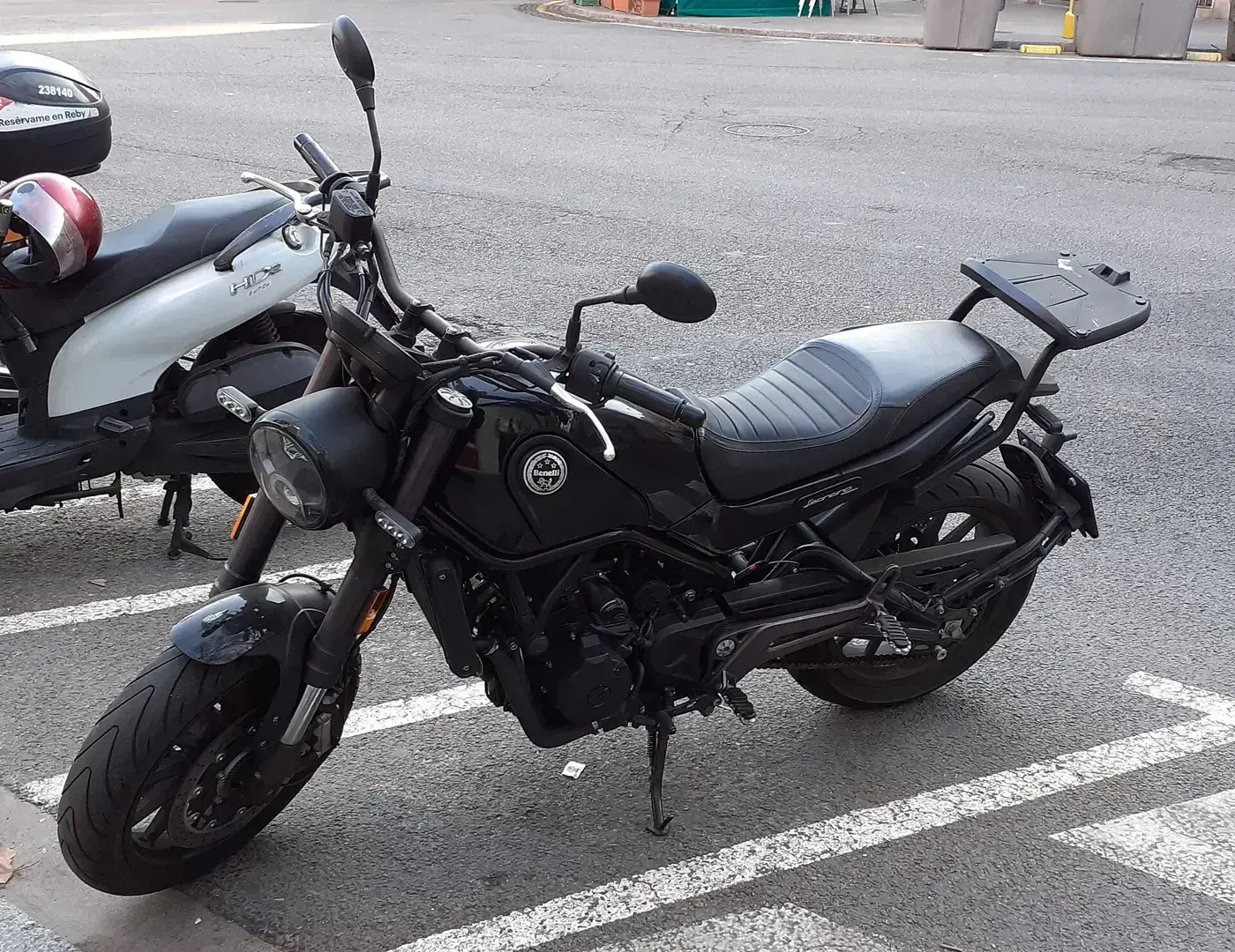 Benelli Leoncino, custom — vue extérieure