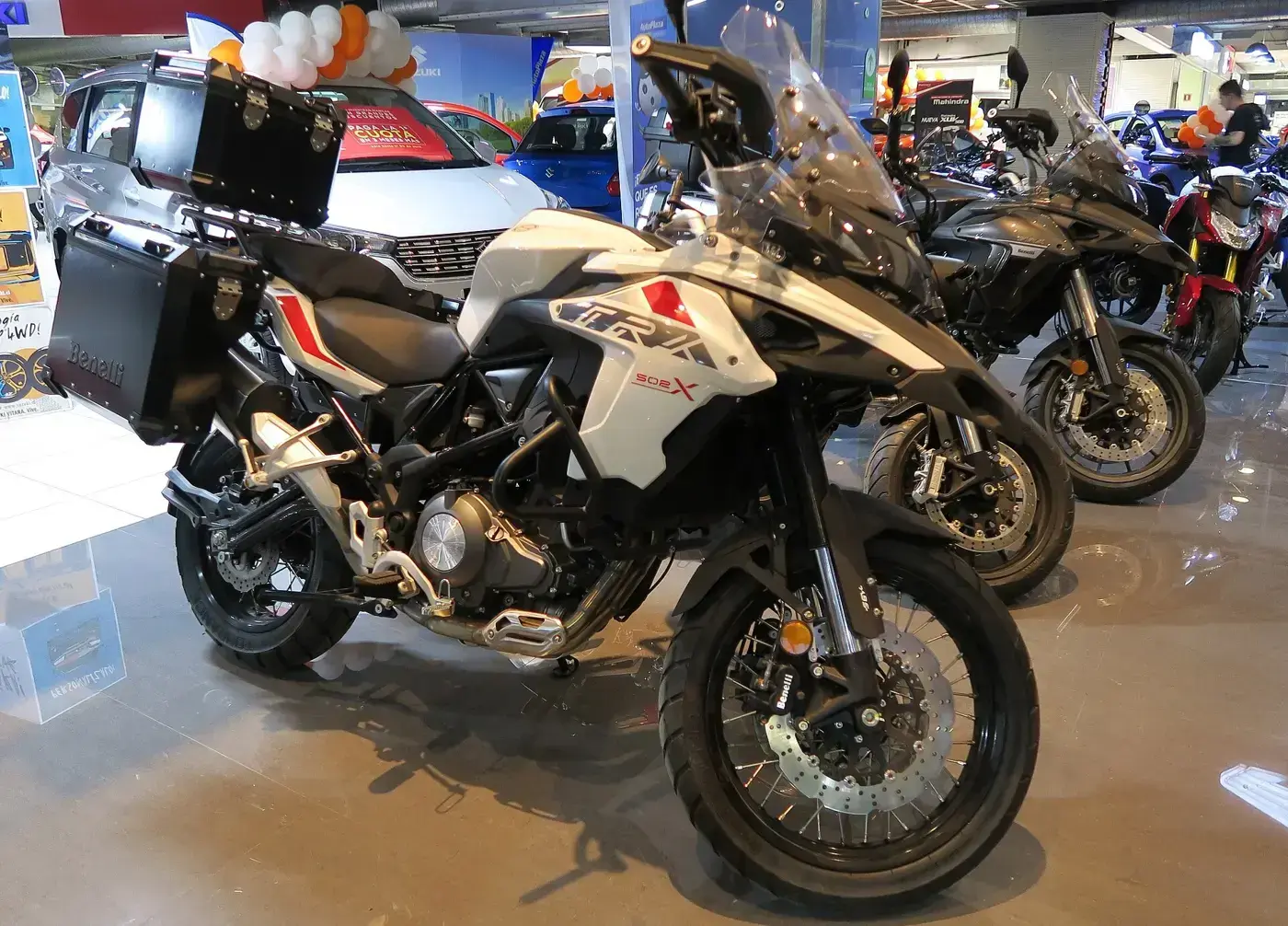 Benelli TRK, trail — vue extérieure