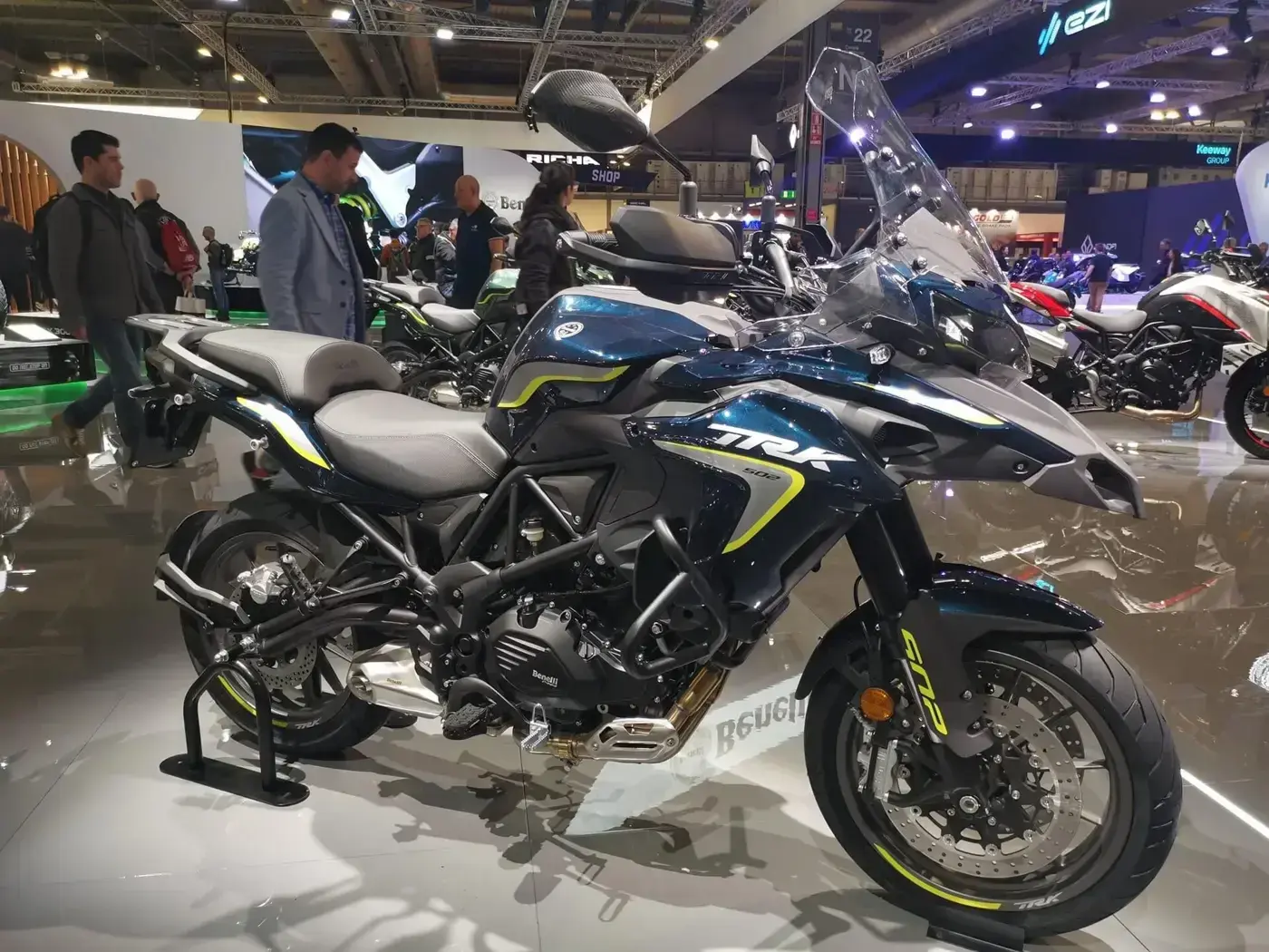 Benelli TRK, trail — vue extérieure
