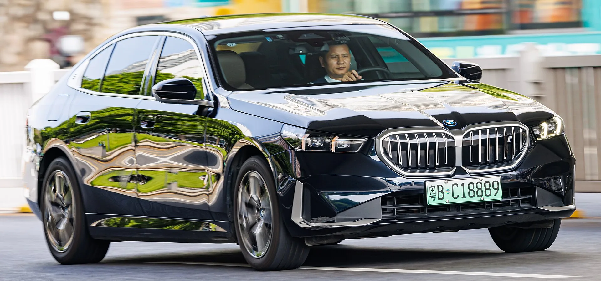 BMW i5