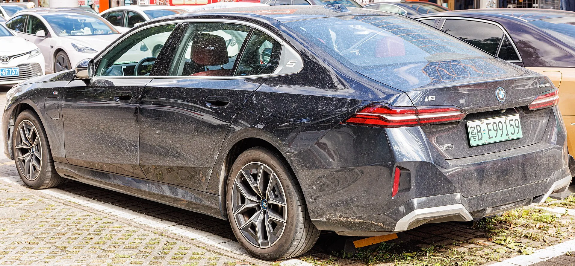 BMW i5