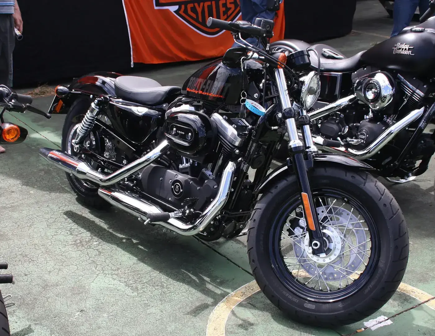 Harley-Davidson Forty Eight, custom — vue extérieure