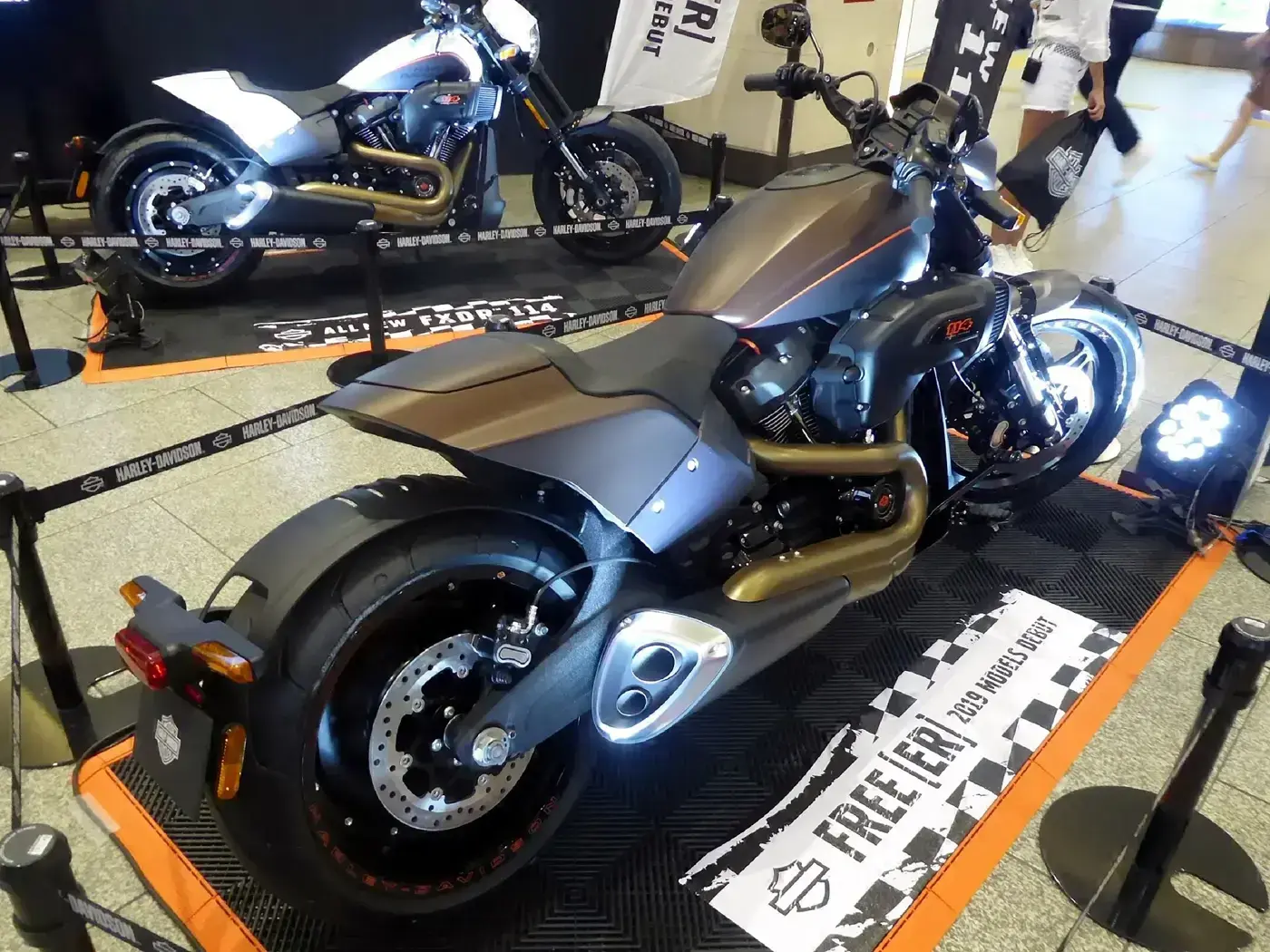 Harley-Davidson FXDR, custom — vue extérieure