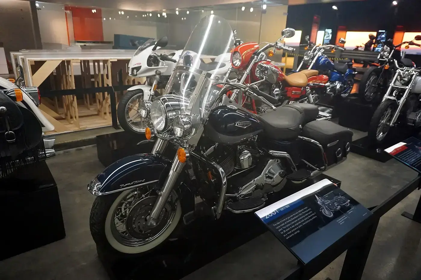 Harley-Davidson ROAD King, sportive — vue extérieure