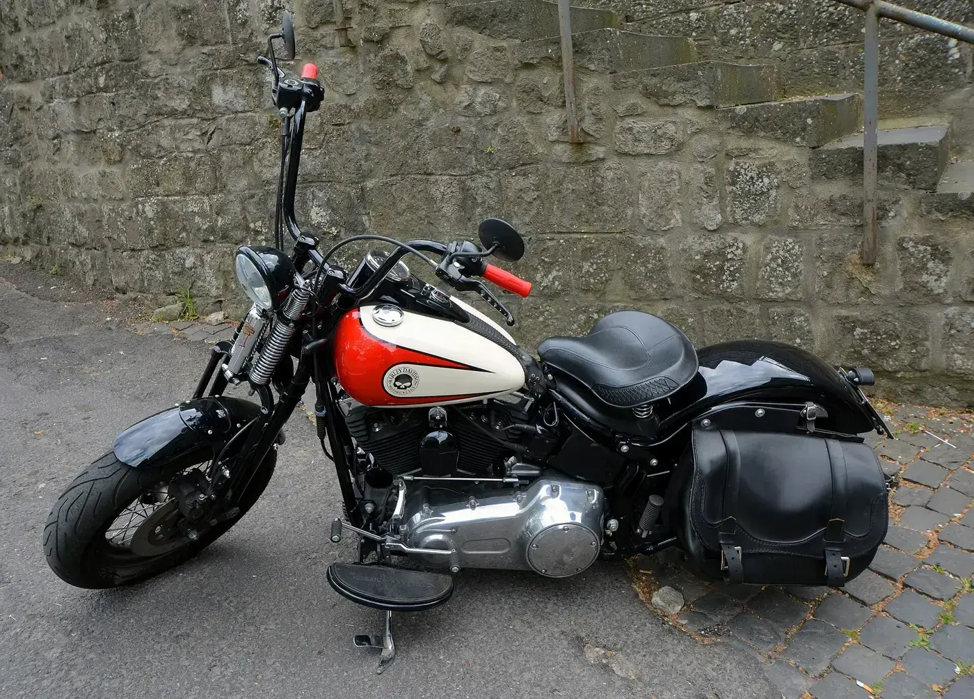 Harley-Davidson STREET Bob, custom — vue extérieure