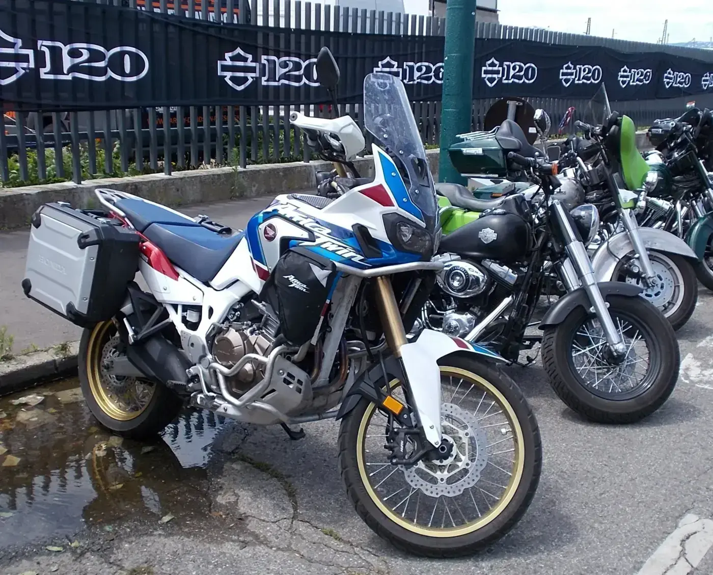 Honda Africa Twin, trail — vue extérieure
