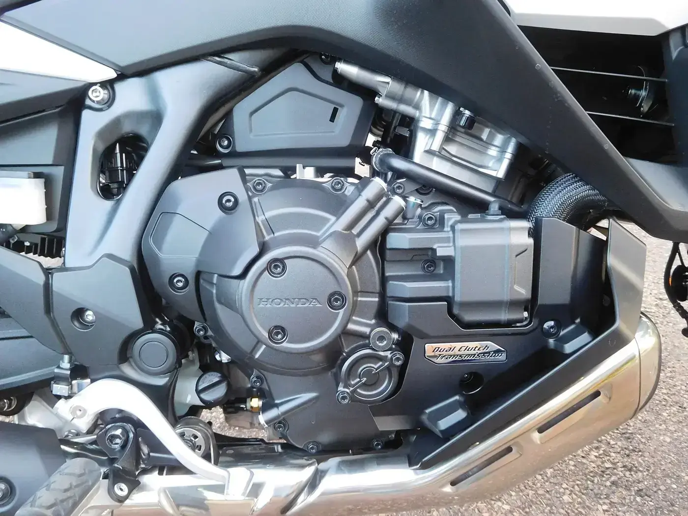 Honda NT, custom — vue extérieure