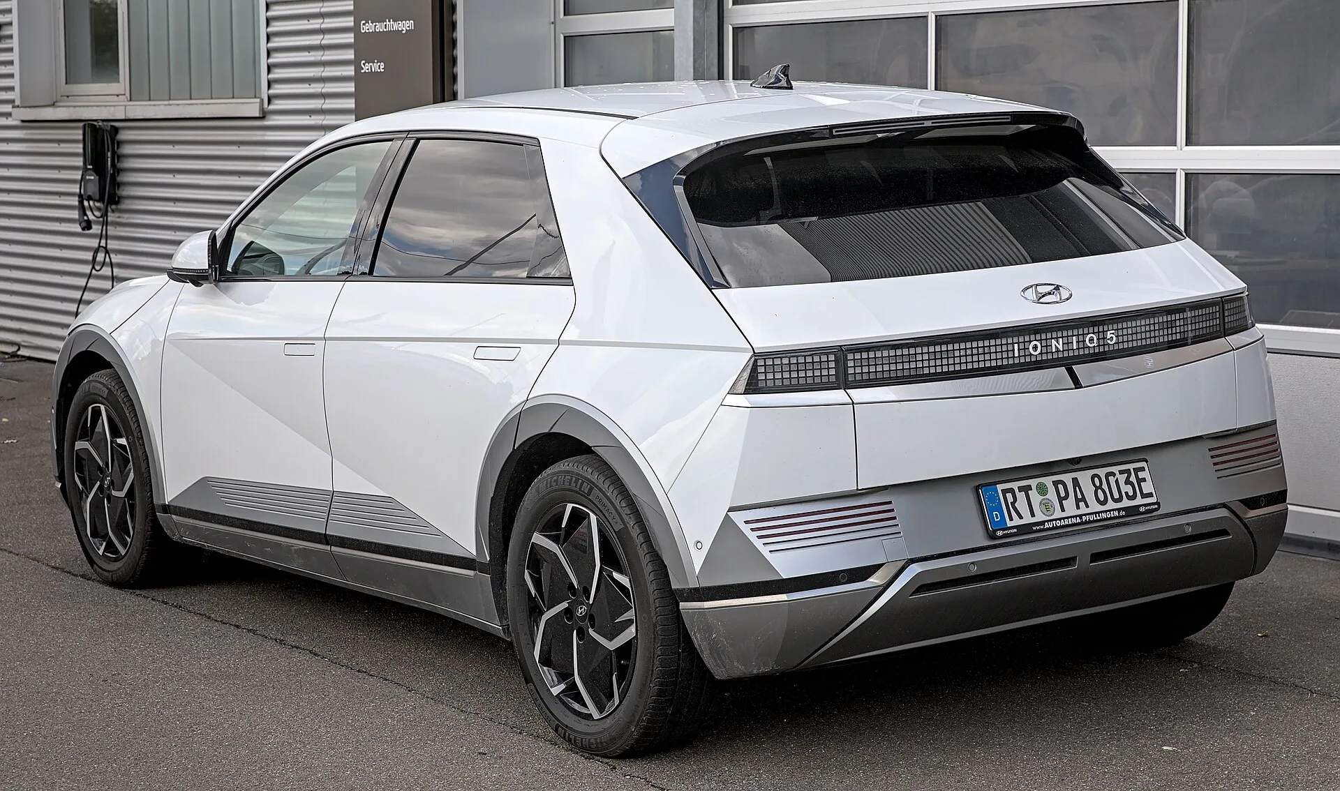 Hyundai IONIQ