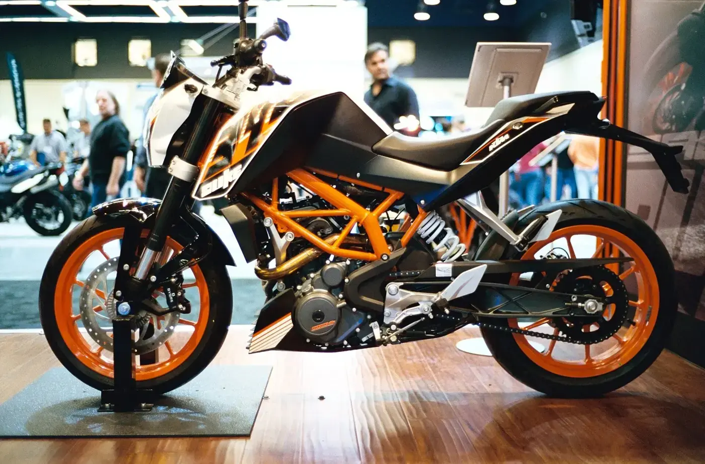 KTM 390 DUKE, roadster — vue extérieure
