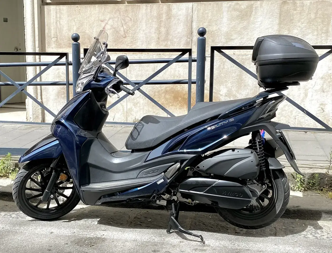 Kymco Agility, scooter — vue extérieure