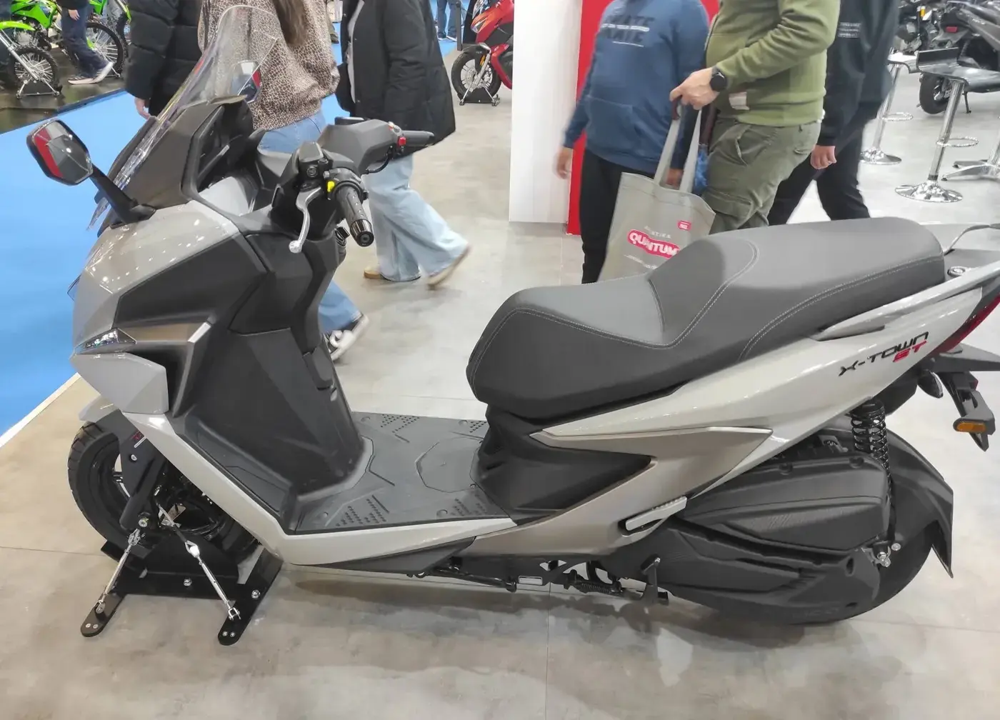 Kymco X Town, scooter — vue extérieure