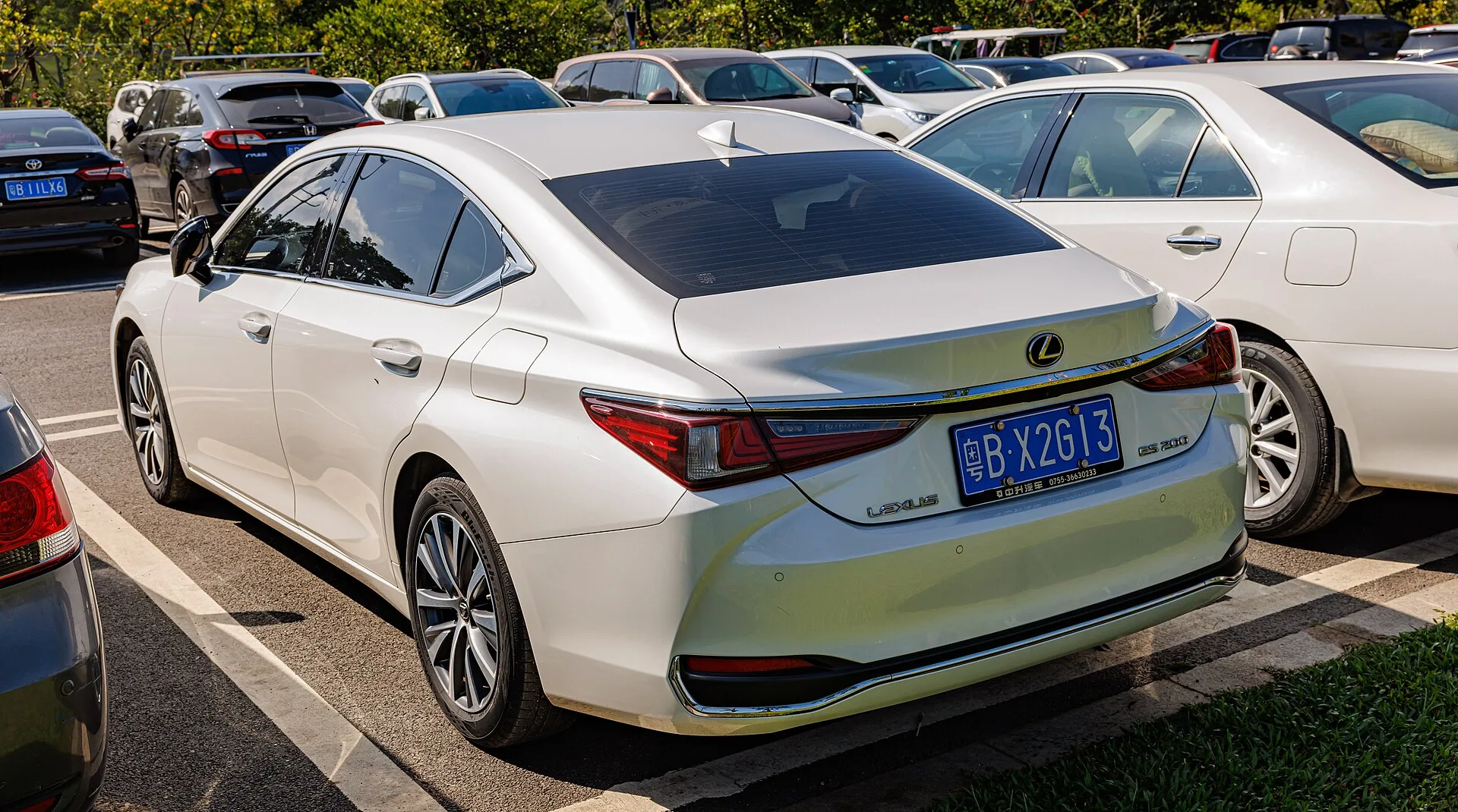 Lexus ES