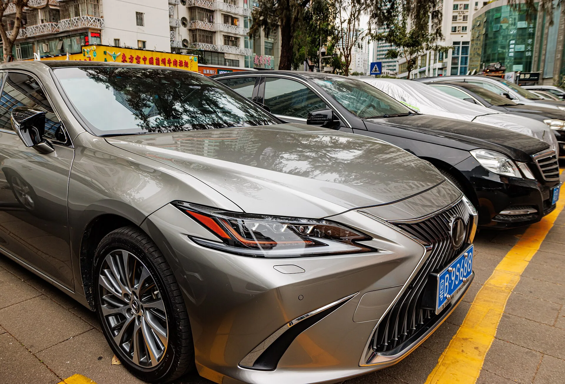 Lexus ES