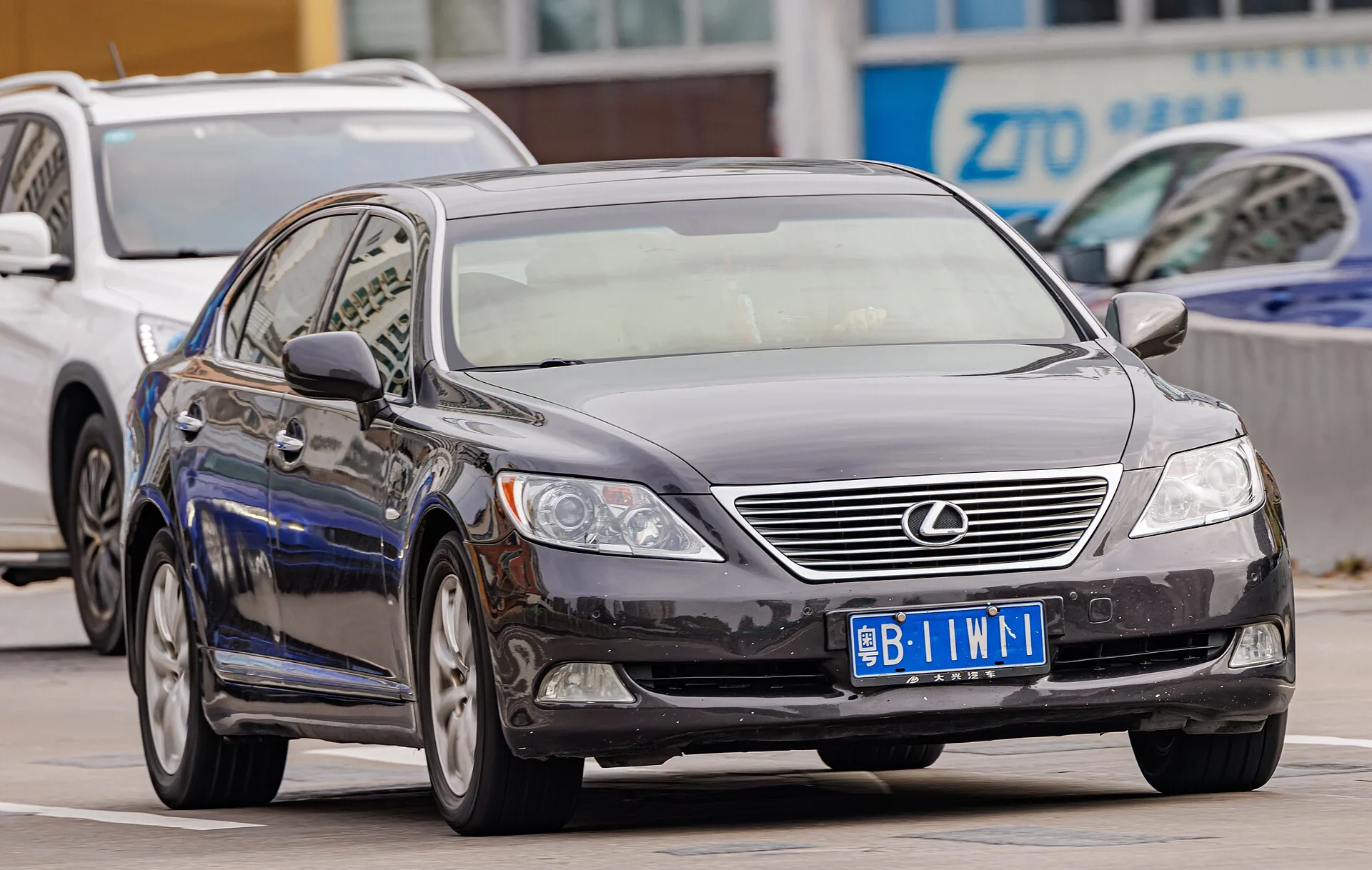 Lexus LS