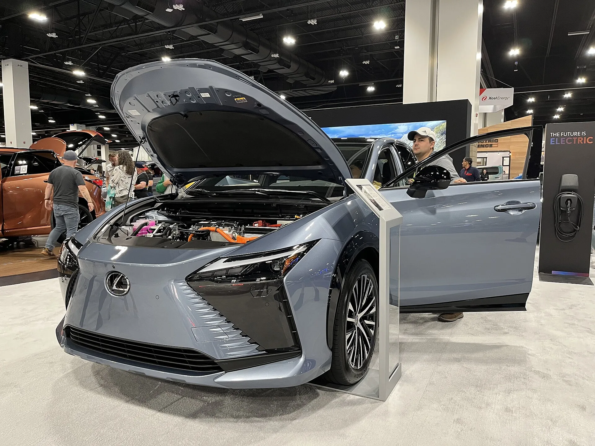 Lexus RZ