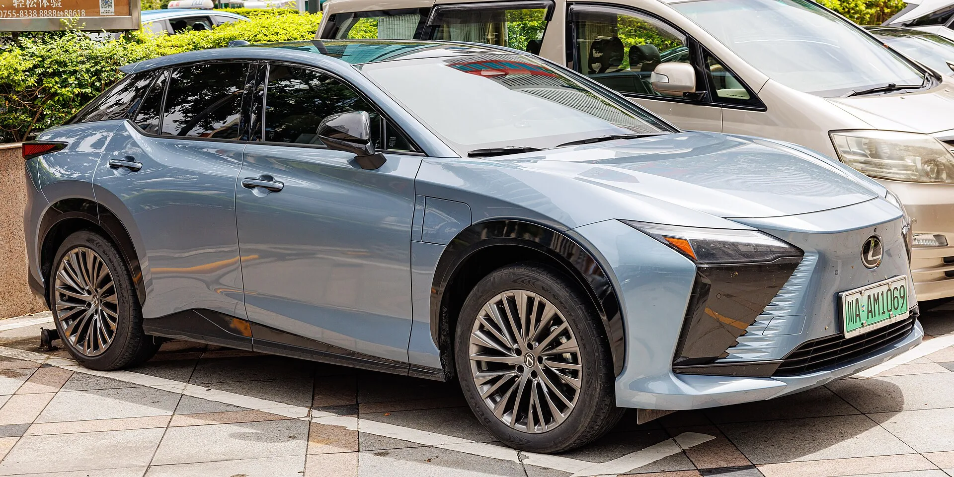 Lexus RZ