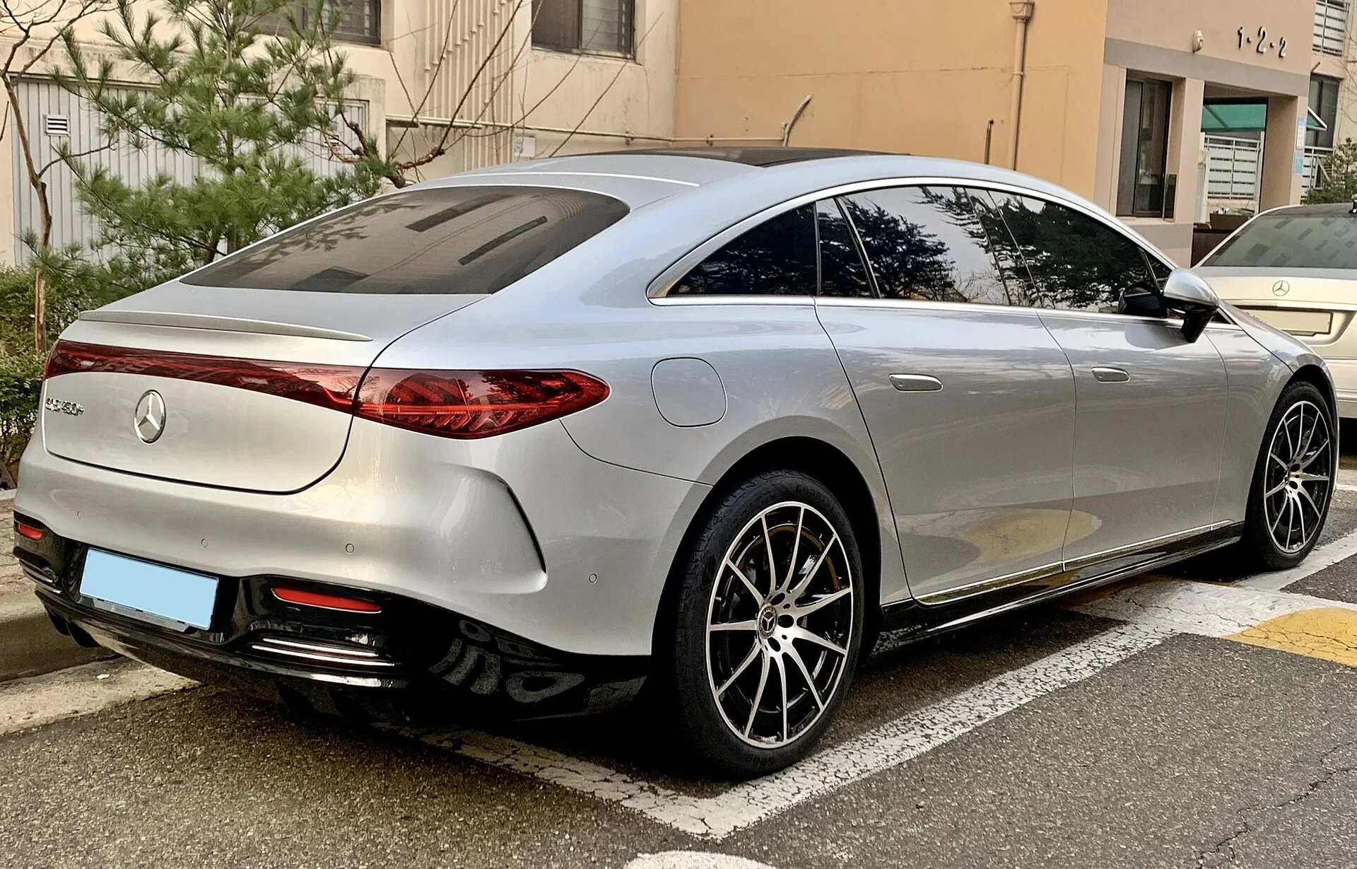 Mercedes-Benz EQS