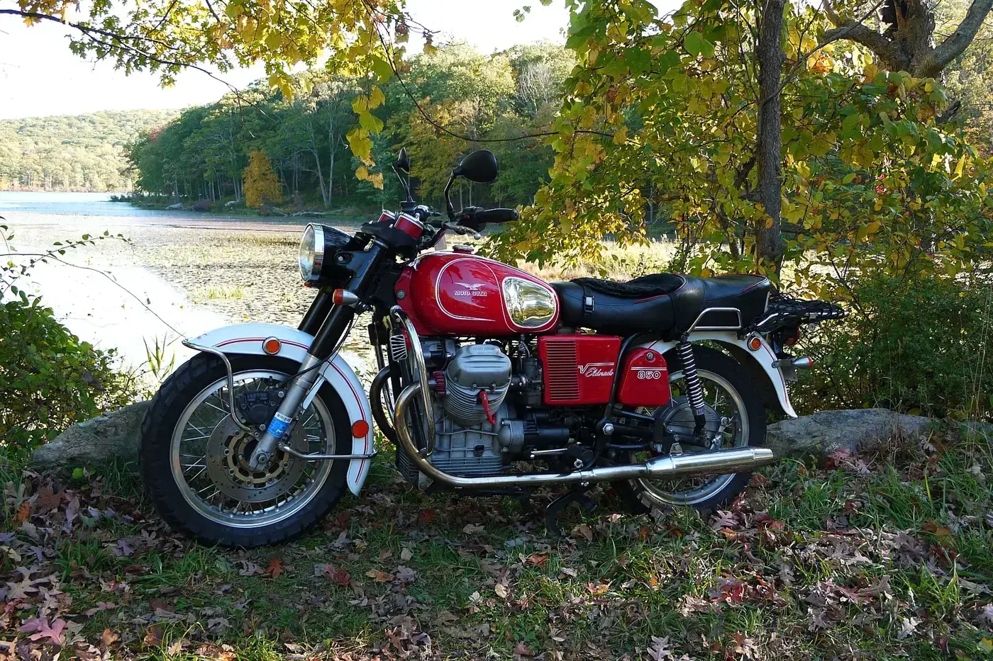 Moto Guzzi Eldorado, custom — vue extérieure