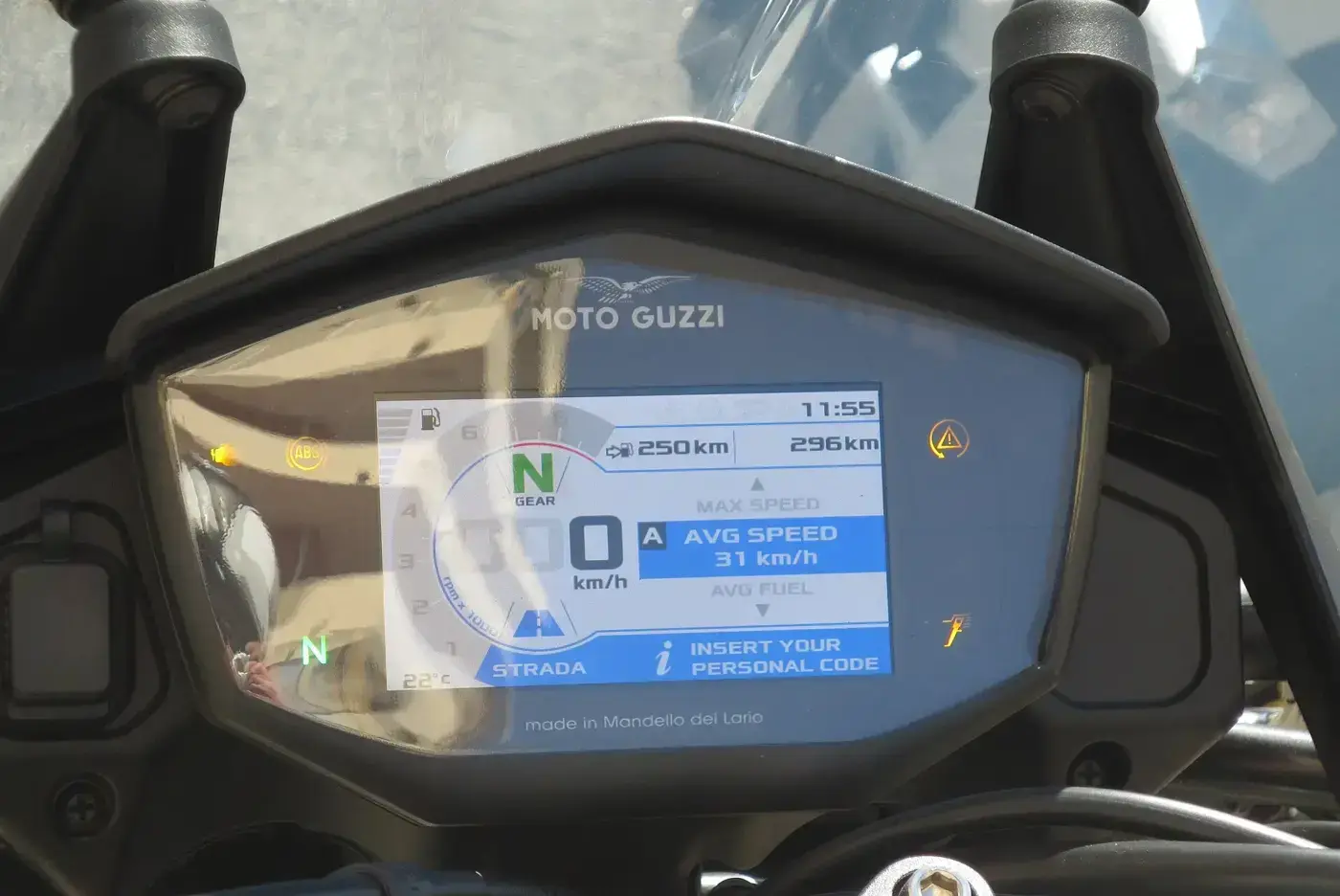 Moto Guzzi V85, trail — vue extérieure
