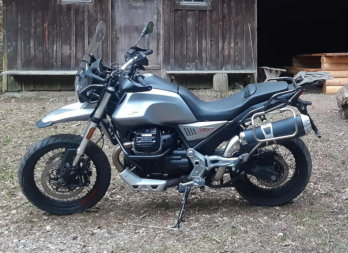 Moto Guzzi V85, trail — vue extérieure