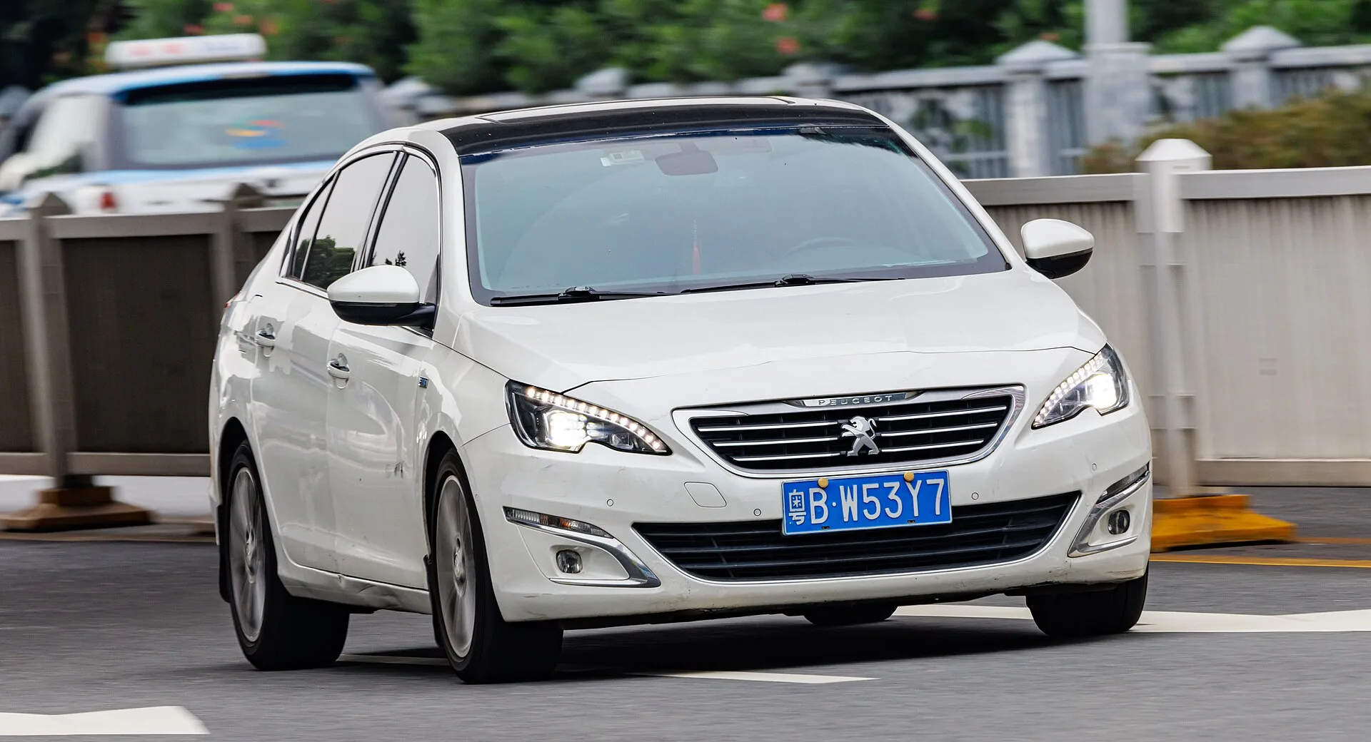 Peugeot 408