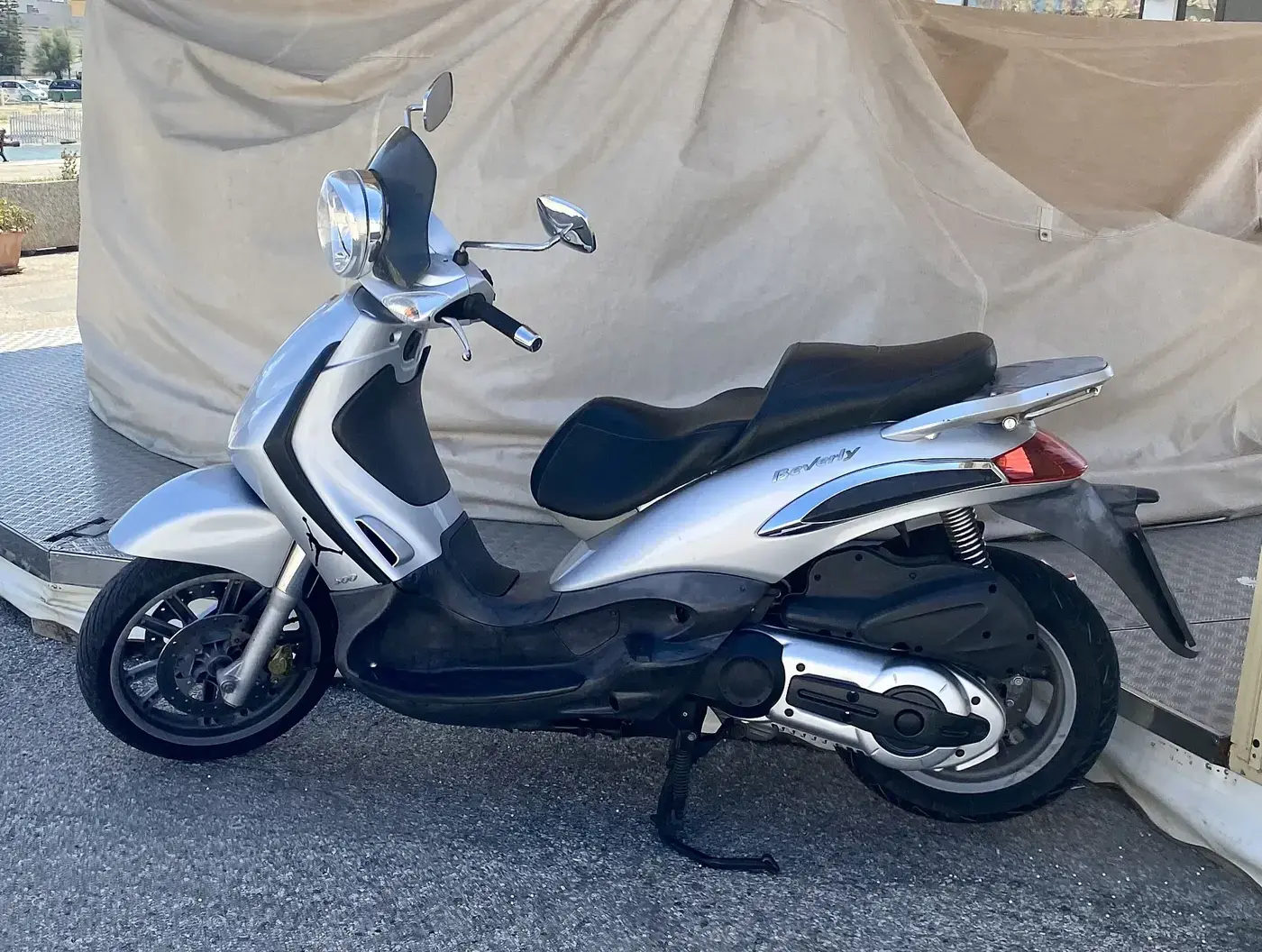 Piaggio Beverly, scooter — vue extérieure