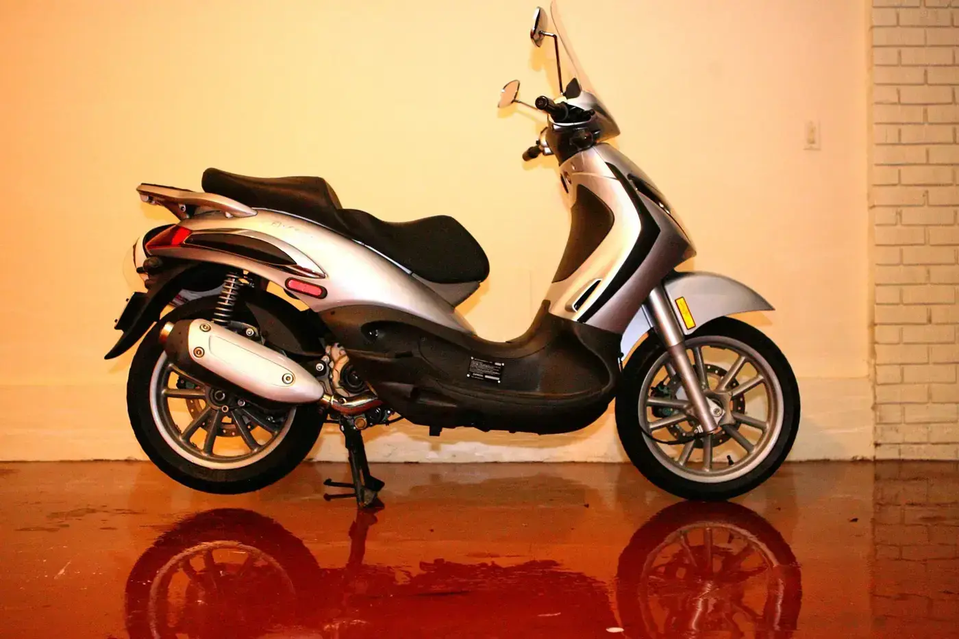 Piaggio Beverly, scooter — vue extérieure