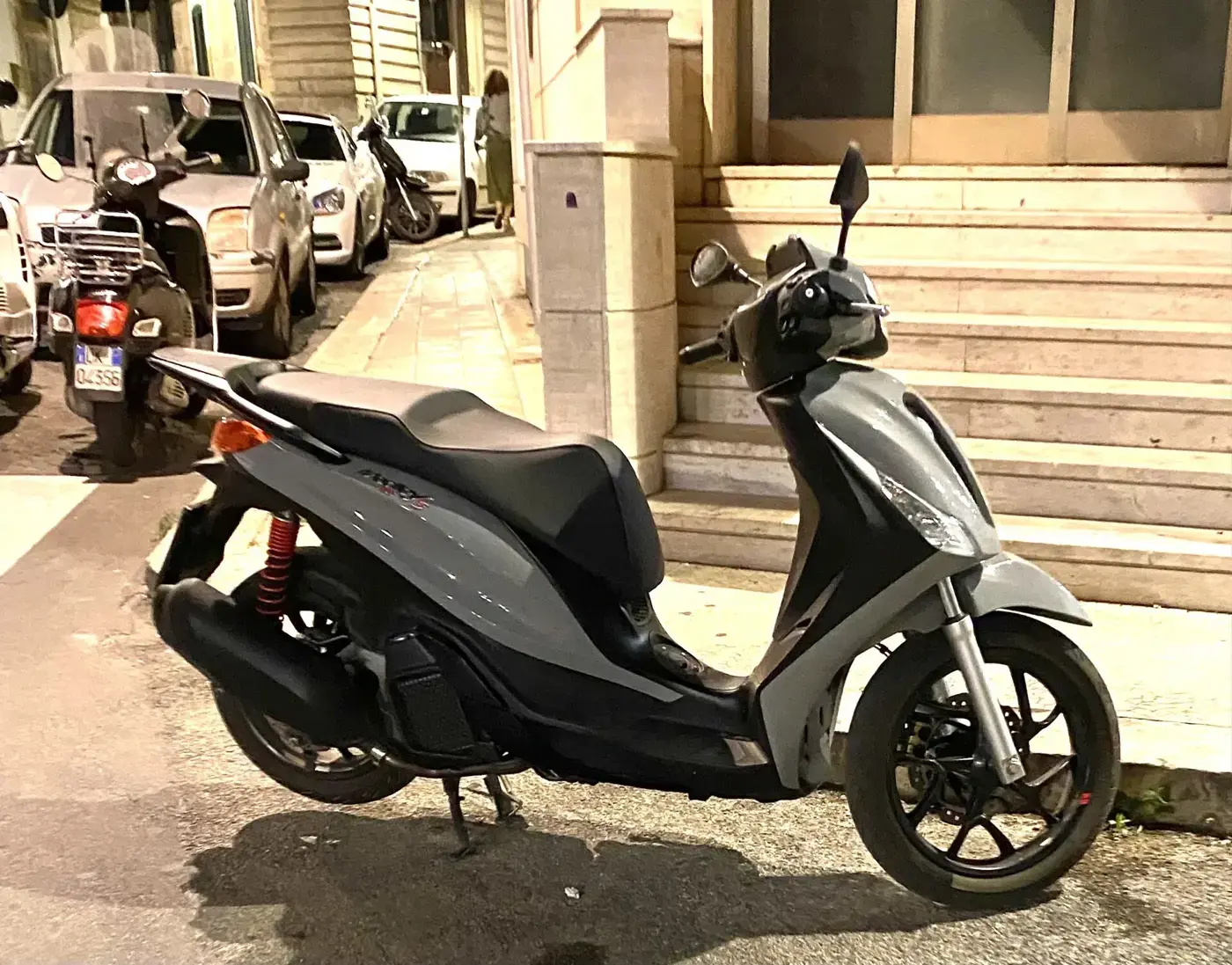 Piaggio Medley, scooter — vue extérieure