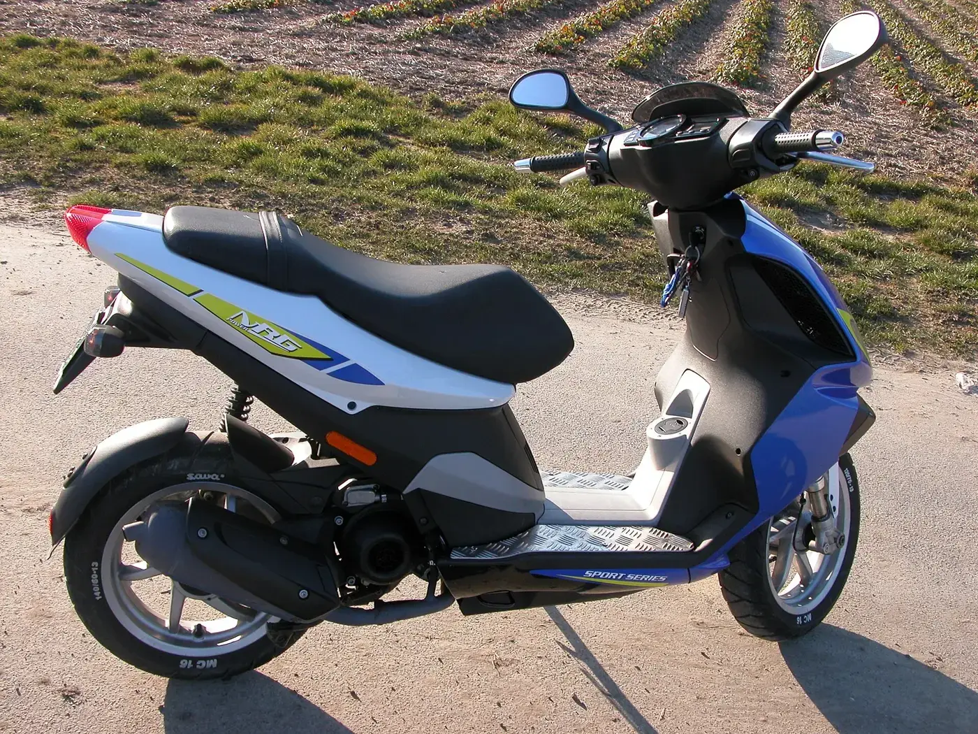 Piaggio NRG Power, scooter — vue extérieure