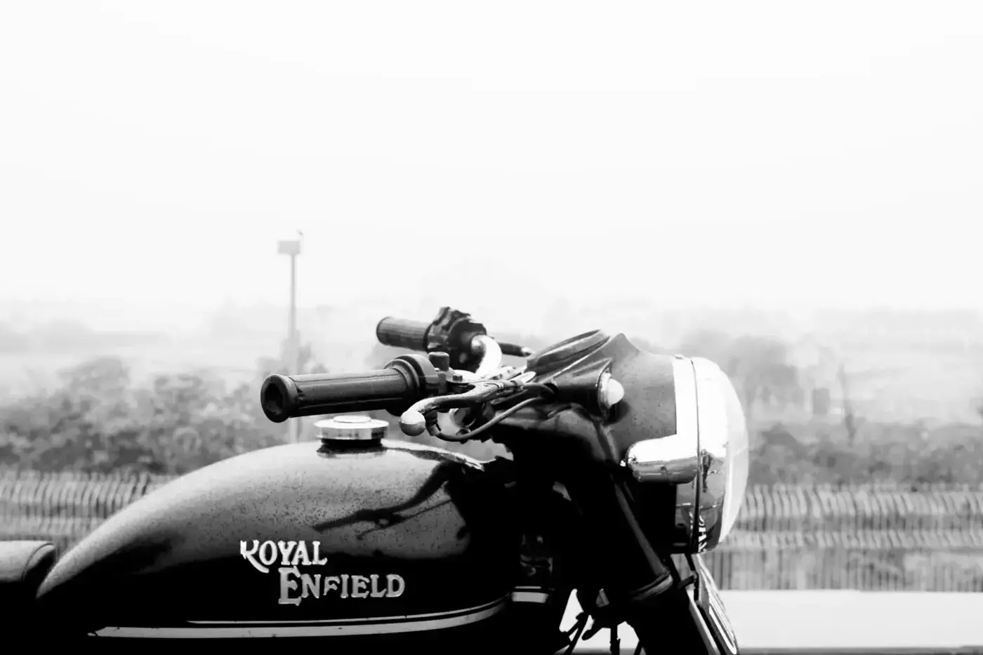Royal Enfield Bullet, custom — vue extérieure