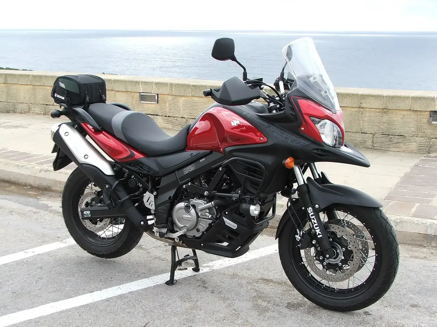 Suzuki V-STROM, sportive — vue extérieure