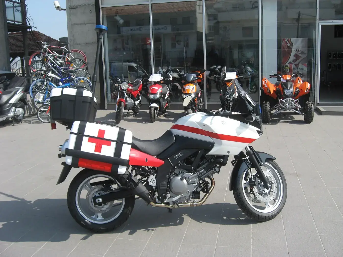 Suzuki V-STROM, sportive — vue extérieure