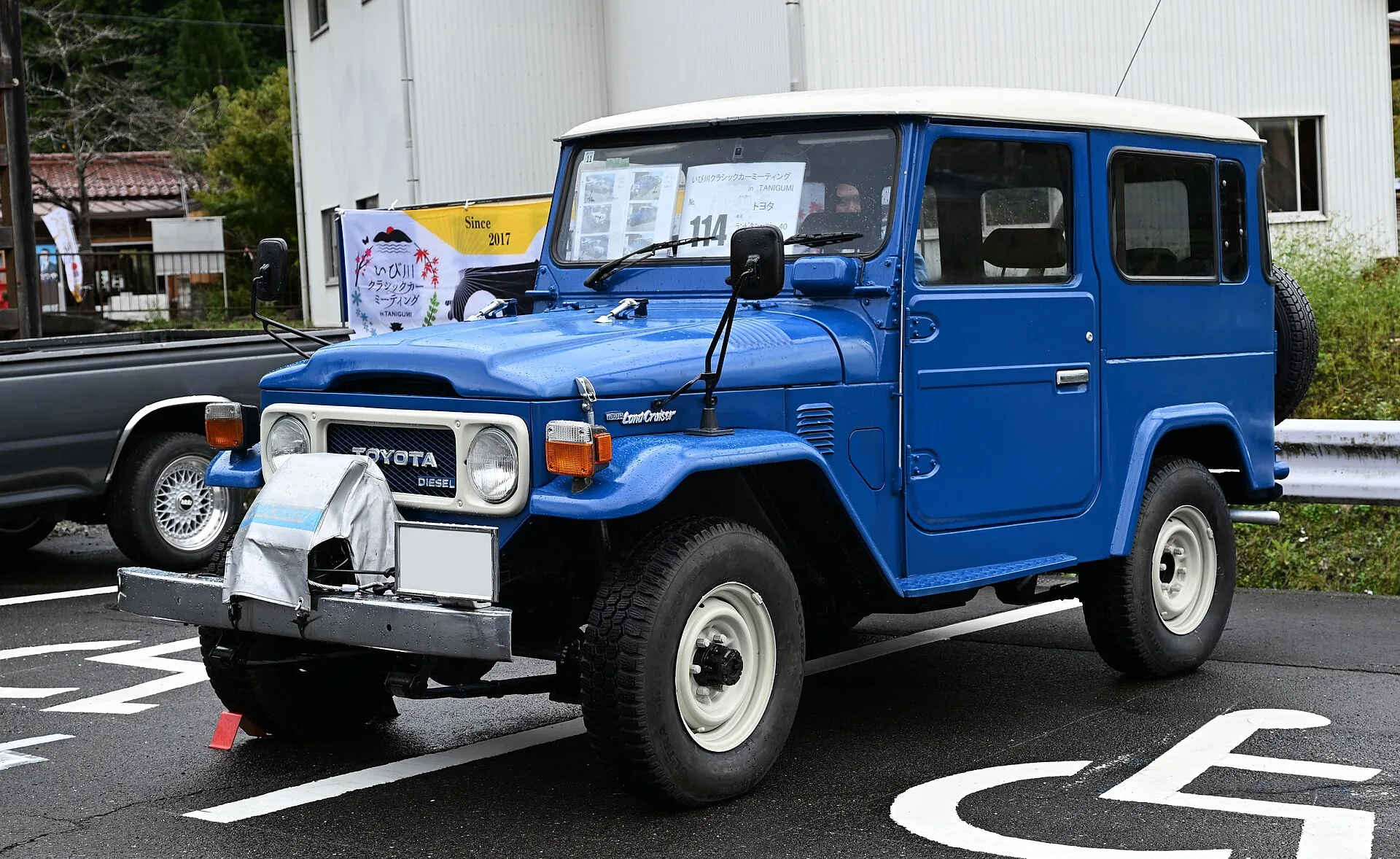 Toyota Land Cruiser