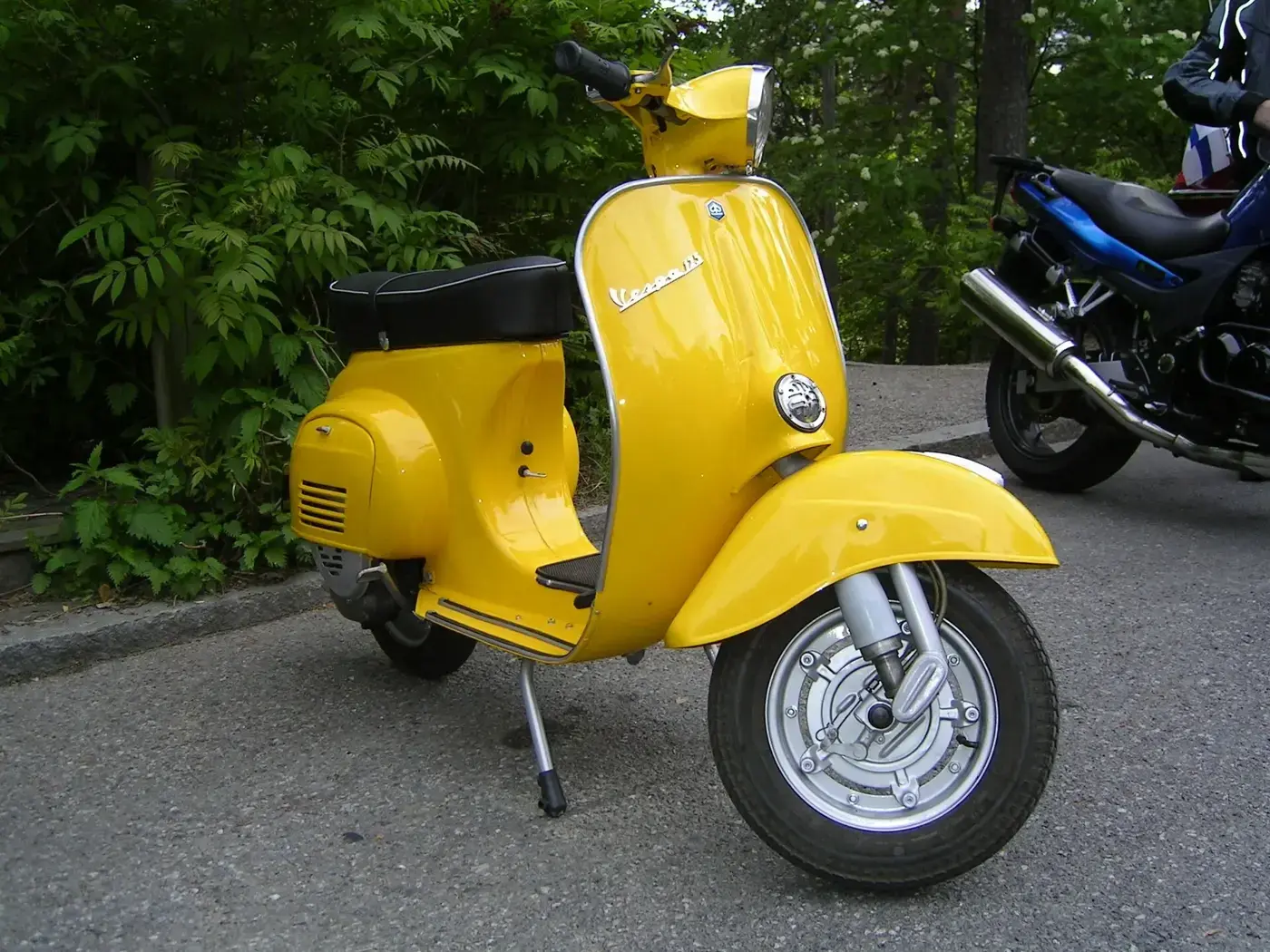 Vespa Primavera, scooter — vue extérieure