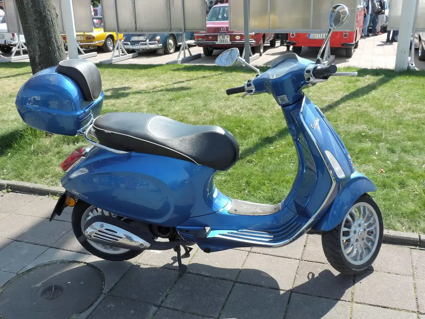 Vespa Sprint, scooter — vue extérieure