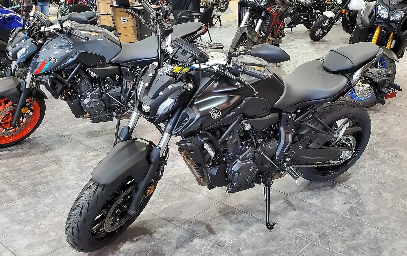 Yamaha MT-07, roadster — vue extérieure