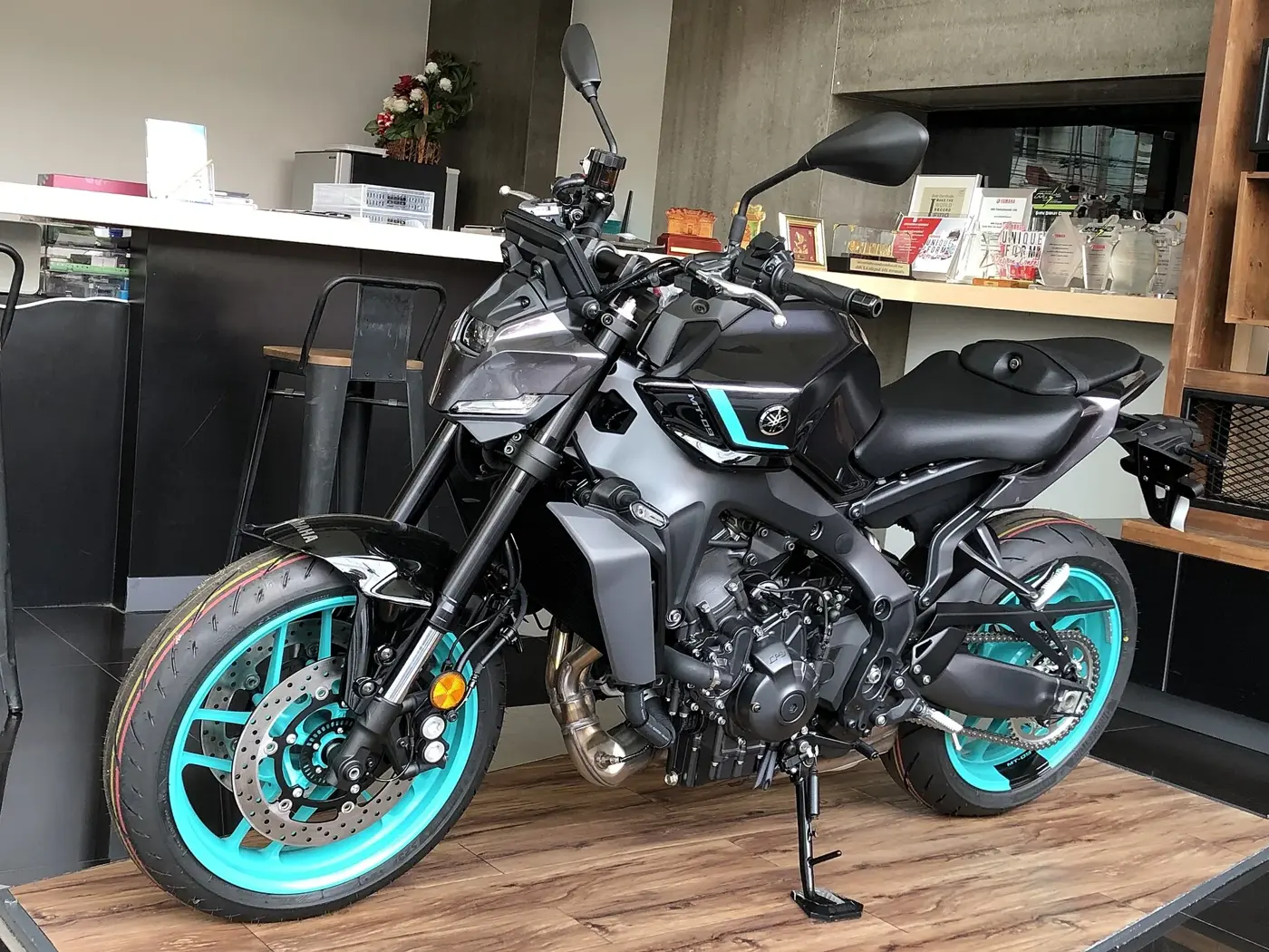 Yamaha MT-09, roadster — vue extérieure