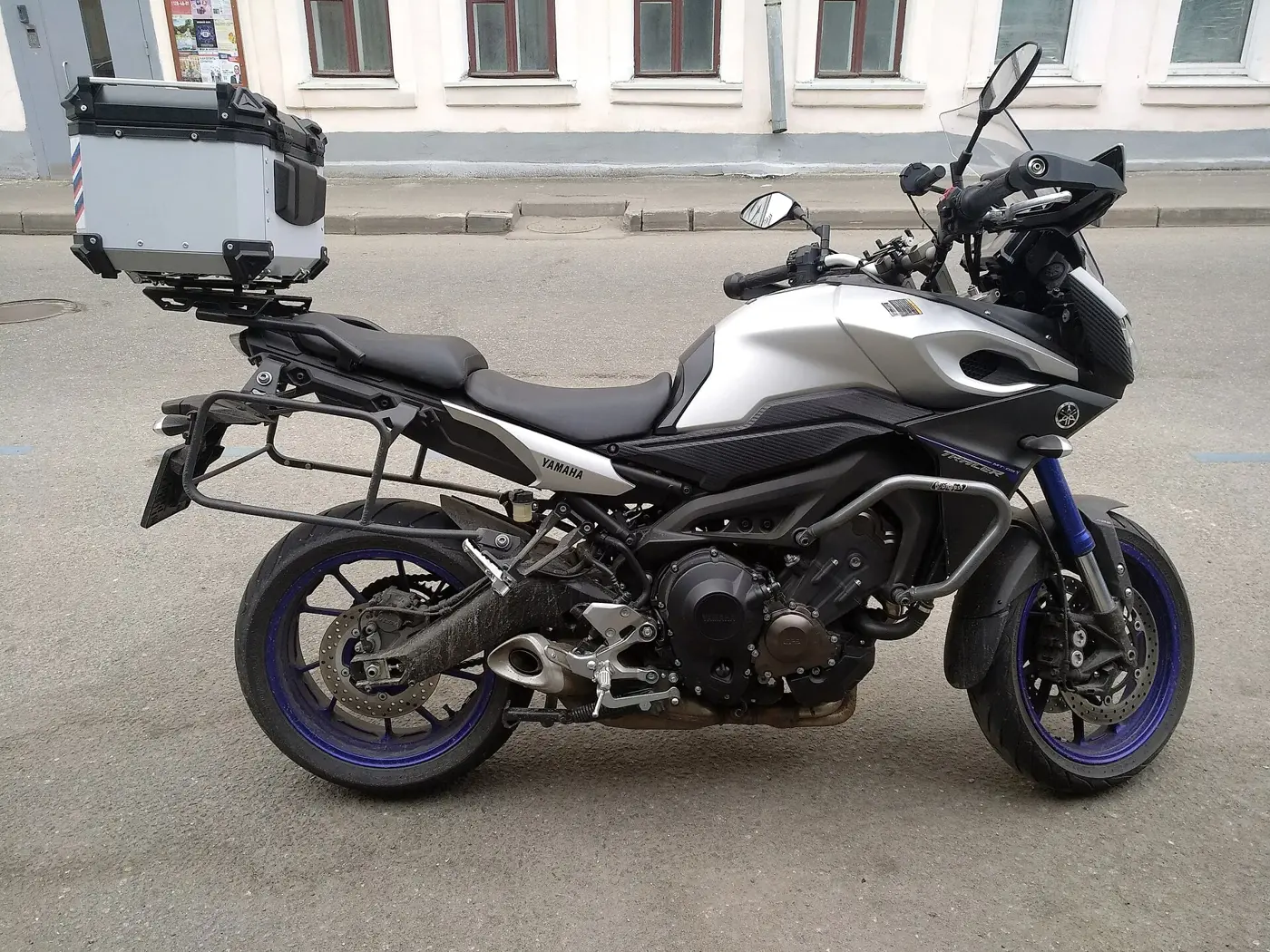 Yamaha MT-09, roadster — vue extérieure