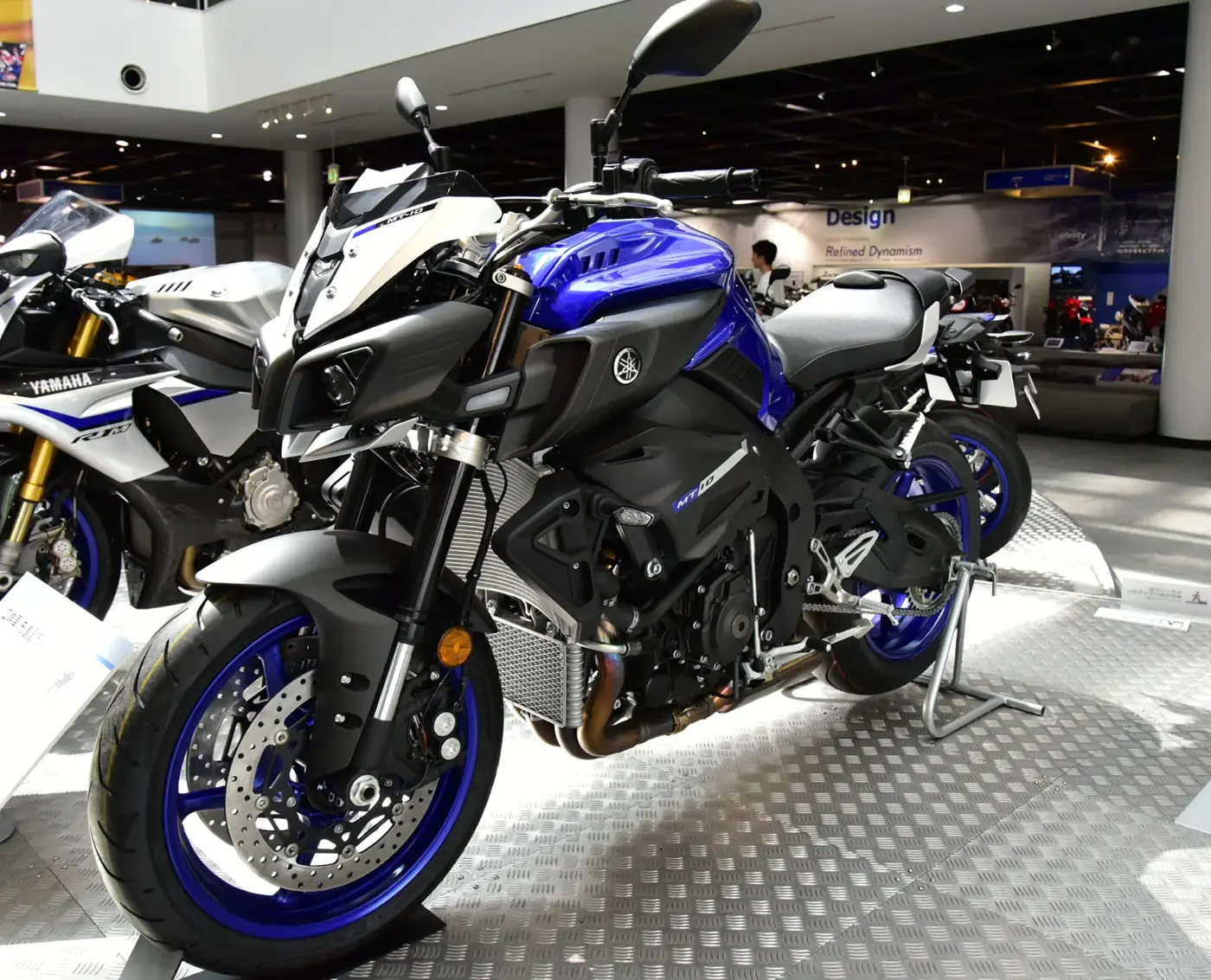 Yamaha MT-10, roadster — vue extérieure