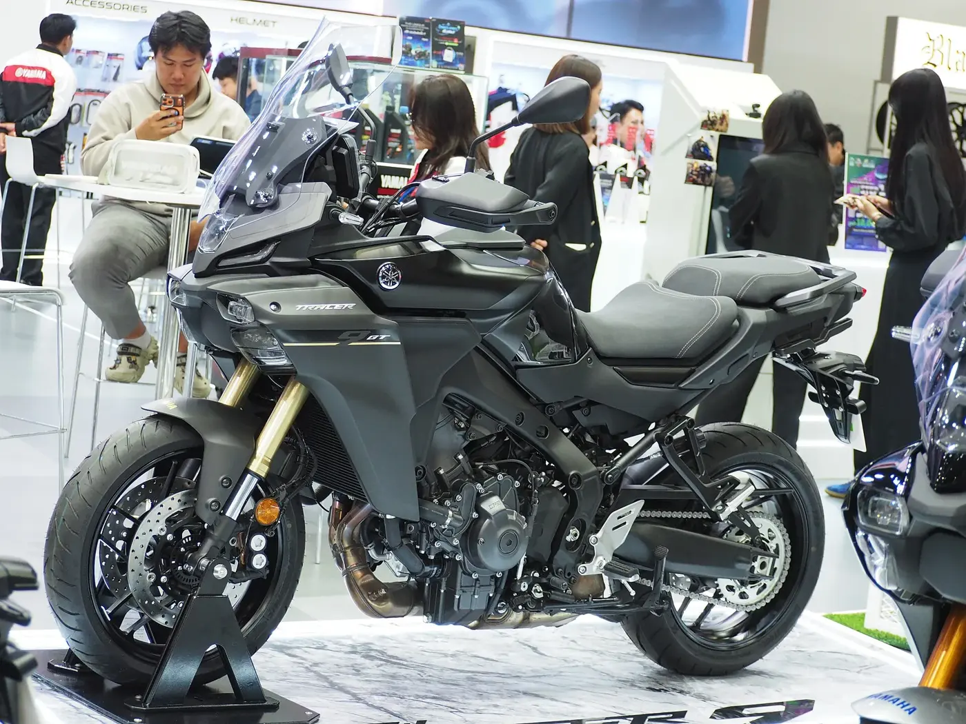 Yamaha TRACER 9 GT, sportive — vue extérieure