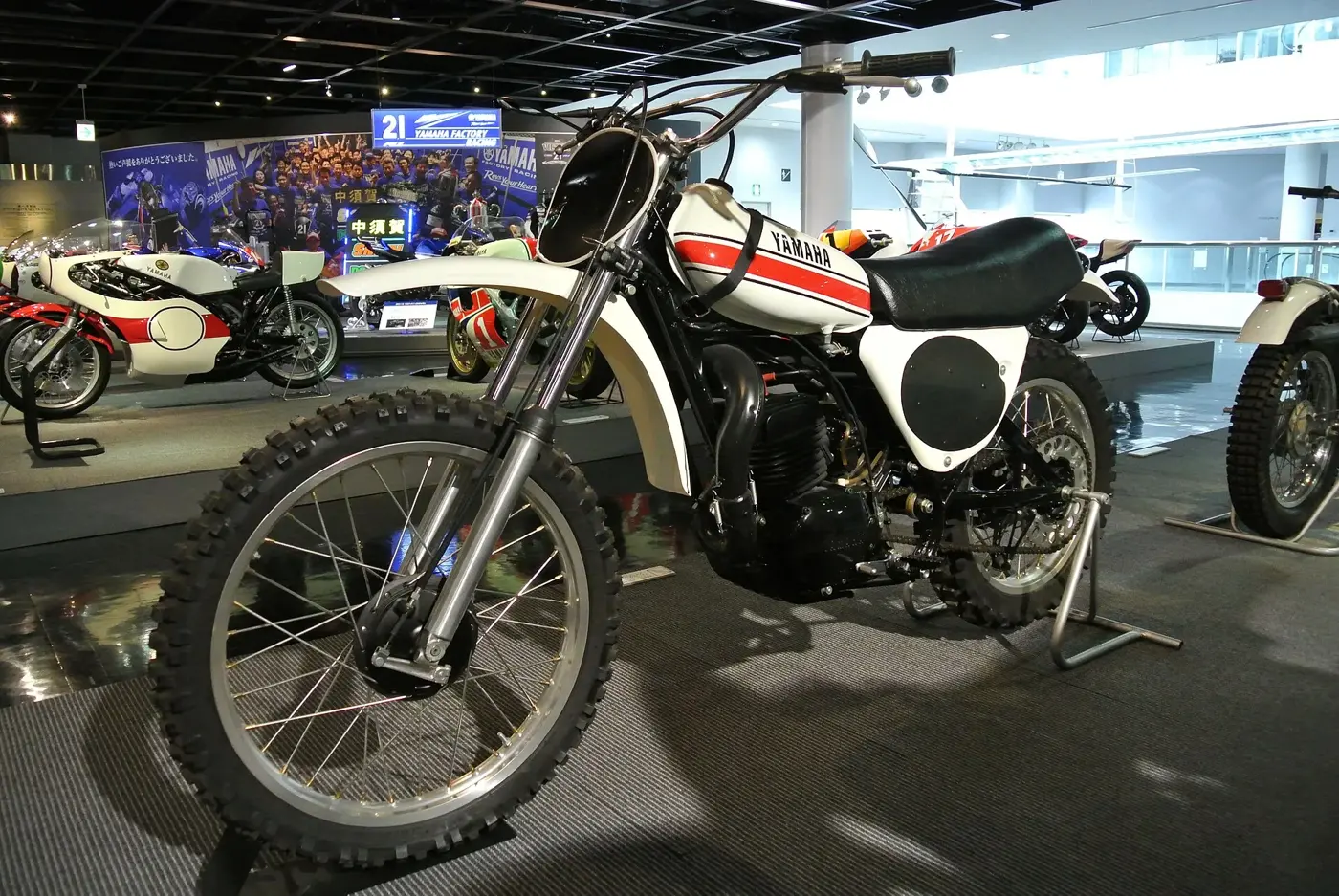 Yamaha YZ 250 2026, trail — vue extérieure
