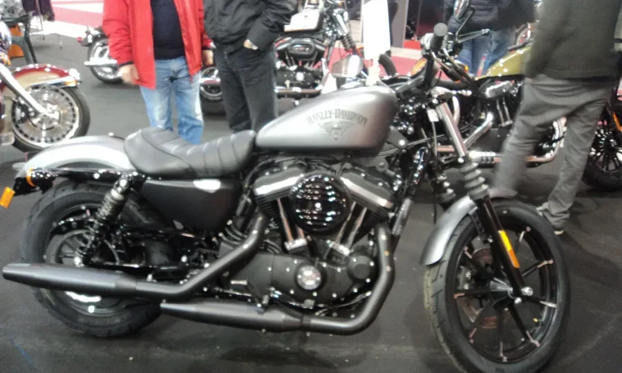 Harley-Davidson IRON 883