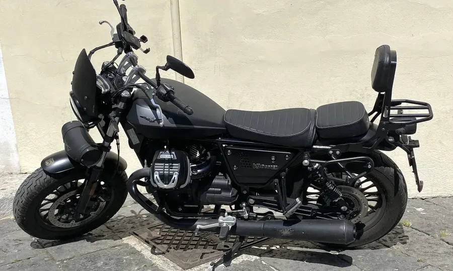 Moto Guzzi V9