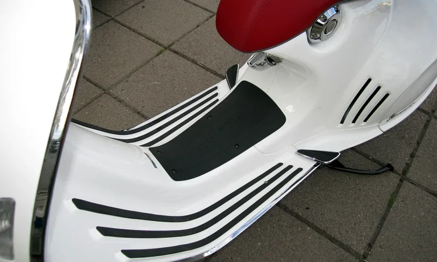 Vespa 946